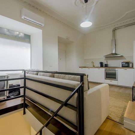 Modern Apt & Cool Interior Design En El Retiro Apartment Madrid Exterior photo
