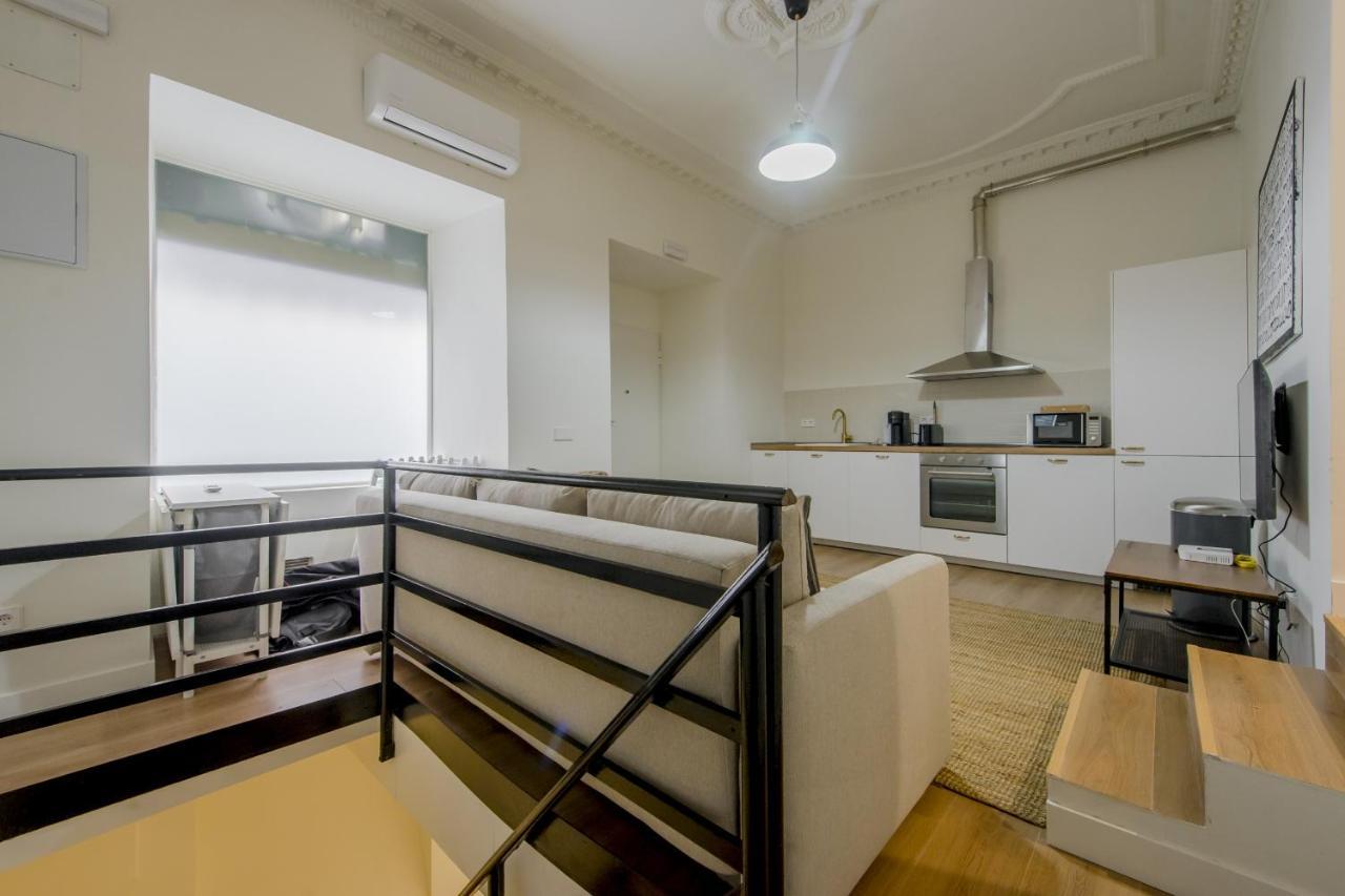 Modern Apt & Cool Interior Design En El Retiro Apartment Madrid Exterior photo