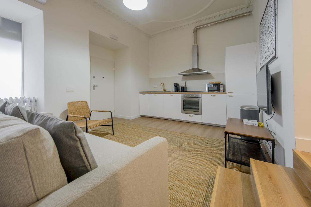 Modern Apt & Cool Interior Design En El Retiro Apartment Madrid Exterior photo