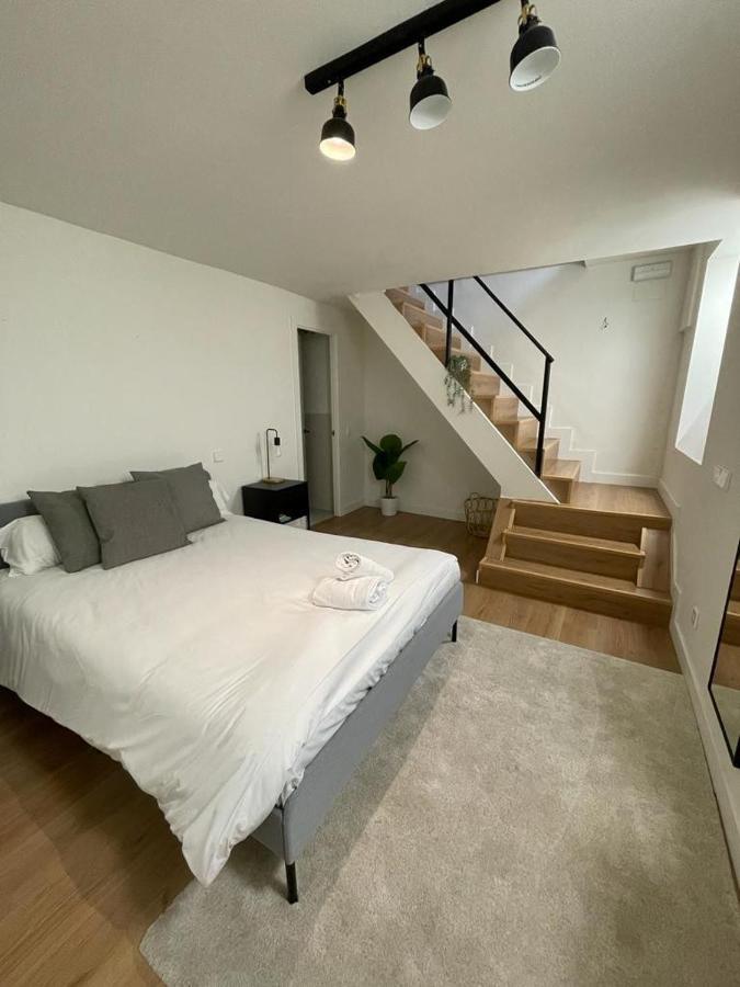 Modern Apt & Cool Interior Design En El Retiro Apartment Madrid Exterior photo