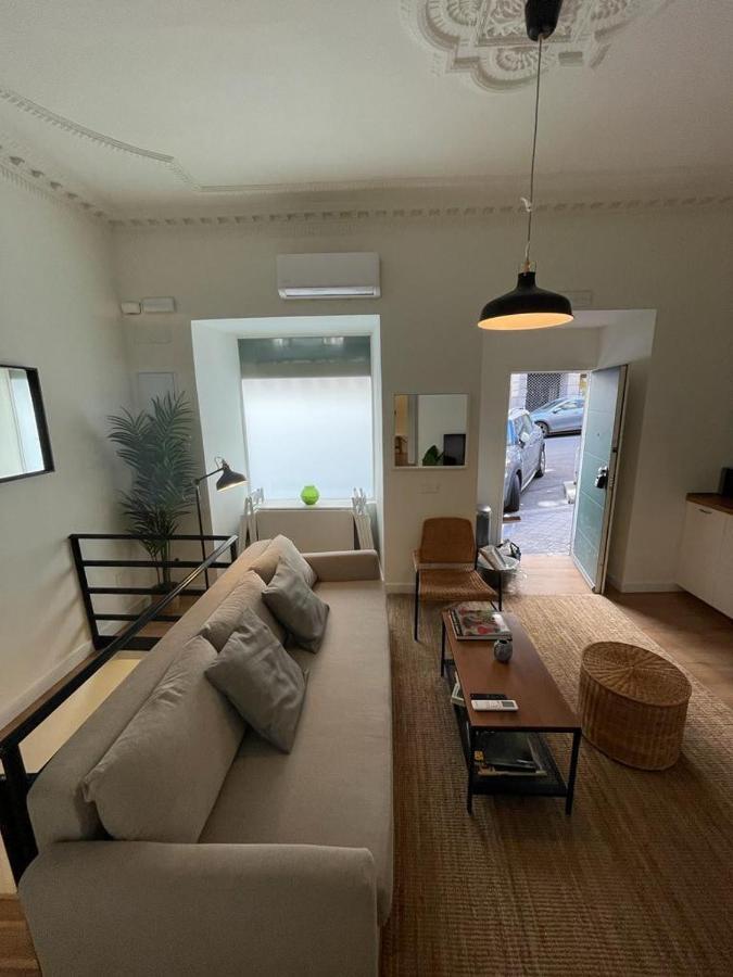 Modern Apt & Cool Interior Design En El Retiro Apartment Madrid Exterior photo